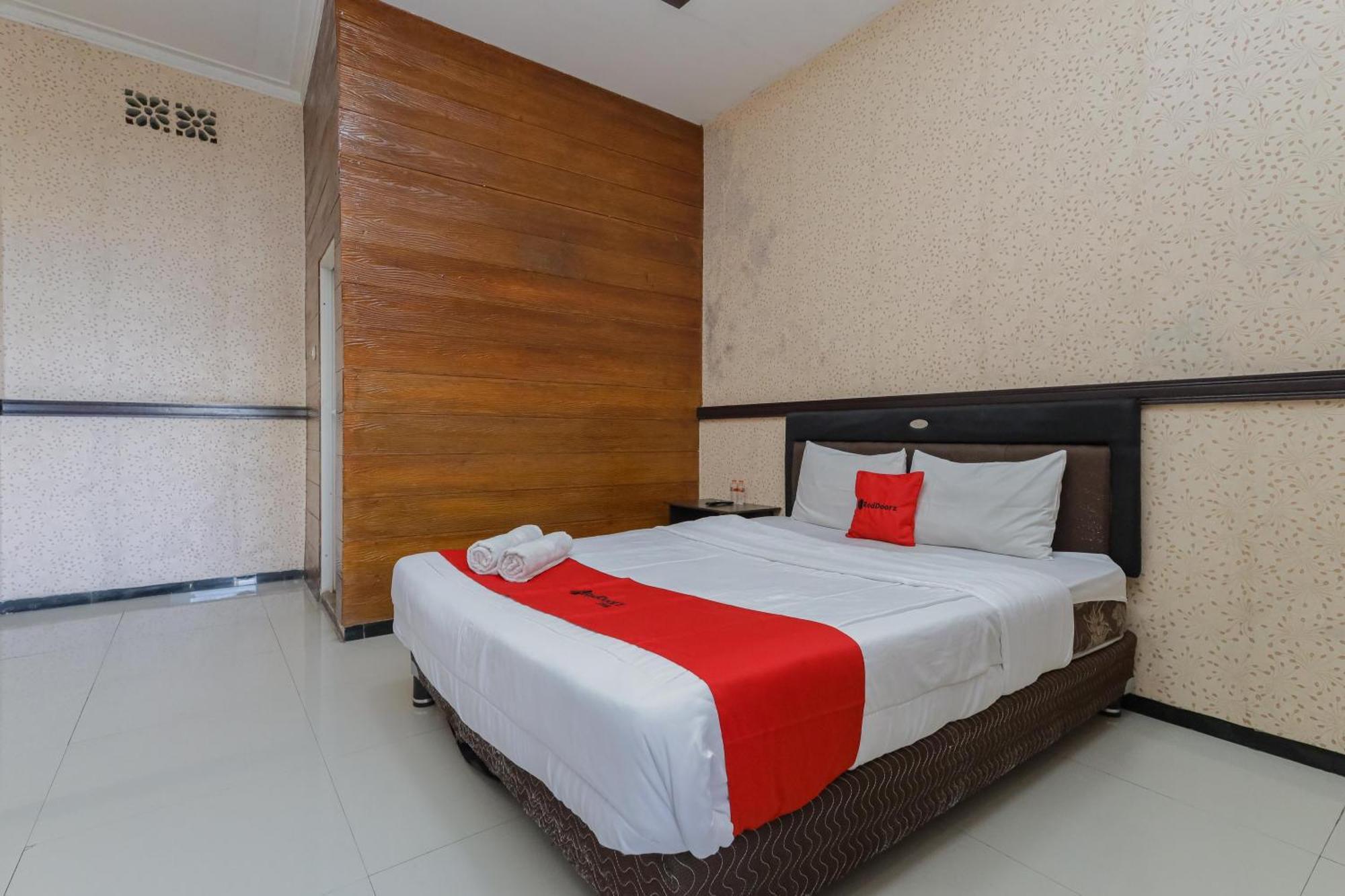 Oyo Bunga Matahari Guest House And Hotel Batu  Luaran gambar